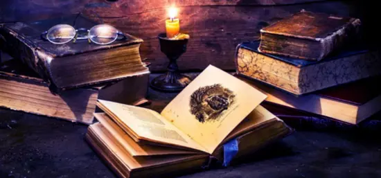 صورة تحتوي على كتب وشمعة سحر التفريق