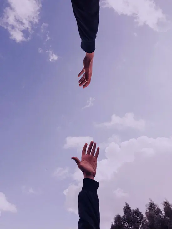 صورة تحتوي على سماء ويدين سحر الطلاق
