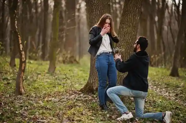 صورة تحتوي على أشجار وشاب وفتاة سحر جلب الحبيب برقم الهاتف