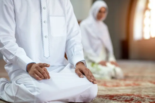 صورة تحتوي على شاب وفتاة طرق جلب الحبيب بالصورة