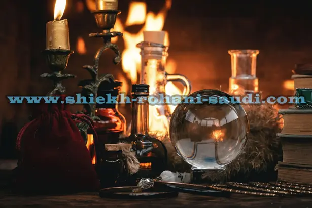 صورة تحتوي على شموع وكرة زجاجية رقم ساحر واتساب