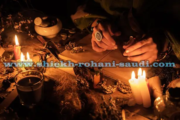صورة تحتوي على يد وشموع رقم ساحر اردني