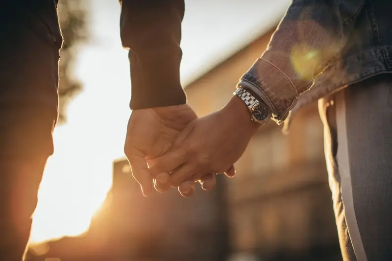 صورة تحتوي على يدين طريقه عمل سحر محبه للزوج