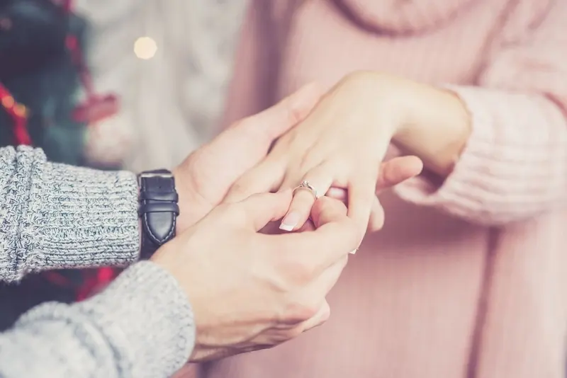 صورة تحتوي على أيدي طريقه جلب الحبيب بسرعه